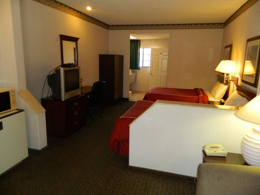 בליית' Capital Suites מראה חיצוני תמונה